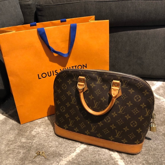 Authentic Louis Vuitton Alma PM INCLUDES lock & matching key 🔑 - Picture 7 of 16